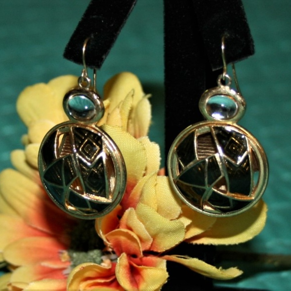 Dangling black and gold earrings - Picture 2 of 3